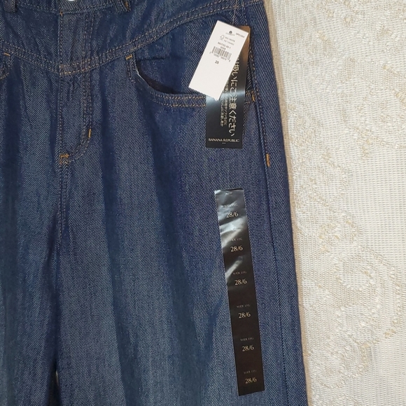 High-Rise Dark Wash Wide-Leg Yoke Jean - Picture 5 of 15